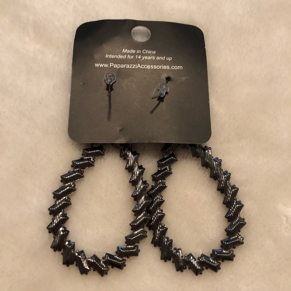 Paparazzi Striking resplendence multi earrings - Picture 2 of 2